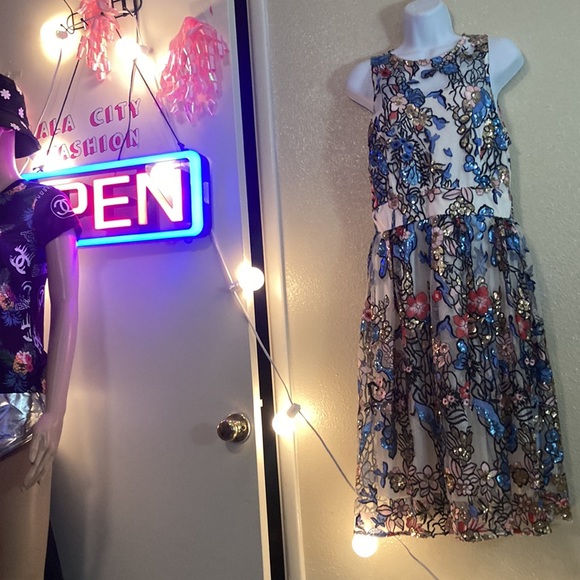 Alexia Admor sz M sequence dress 🕊️ (belt not included) - Picture 7 of 8